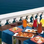 Sanremo Vlore מלון